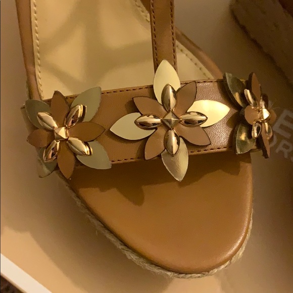 Brand new MICHAEL KORS WEDGES! - Picture 2 of 3